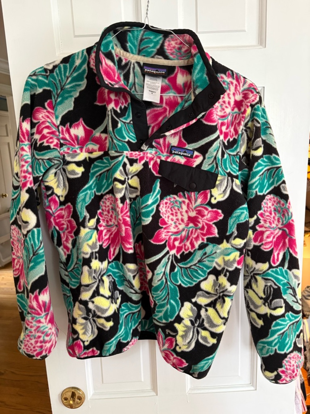 Patagonia Women’s Synchilla Floral Snap-T Fleece Jacket - Black/Multi